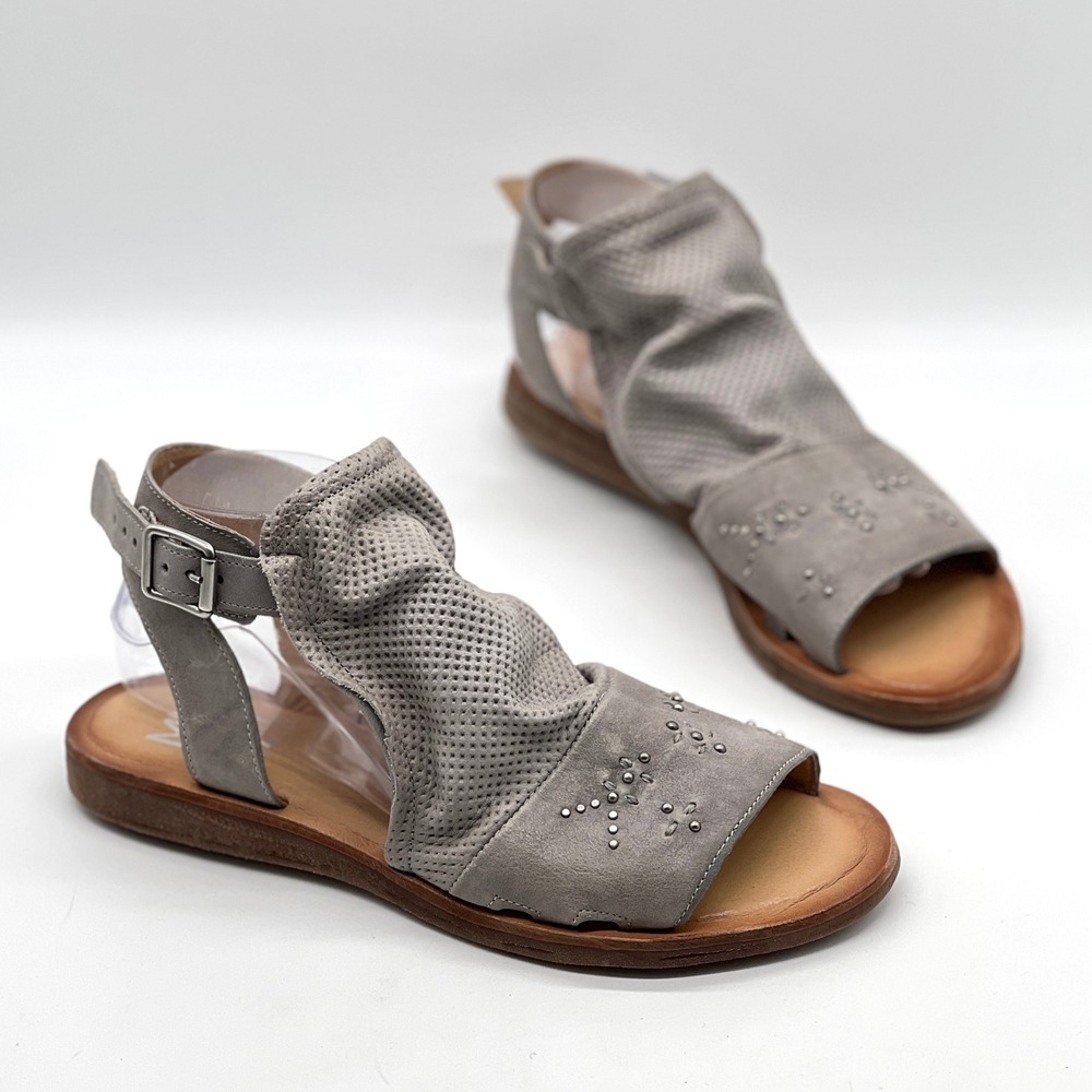 MIZ MOOZ Fifi Leather Sandal 9.5 10 Light Gray Distressed Stud Flat Ankle Strap